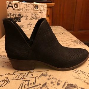 Baley Ankle Bootie gently used, by Lucky Brand